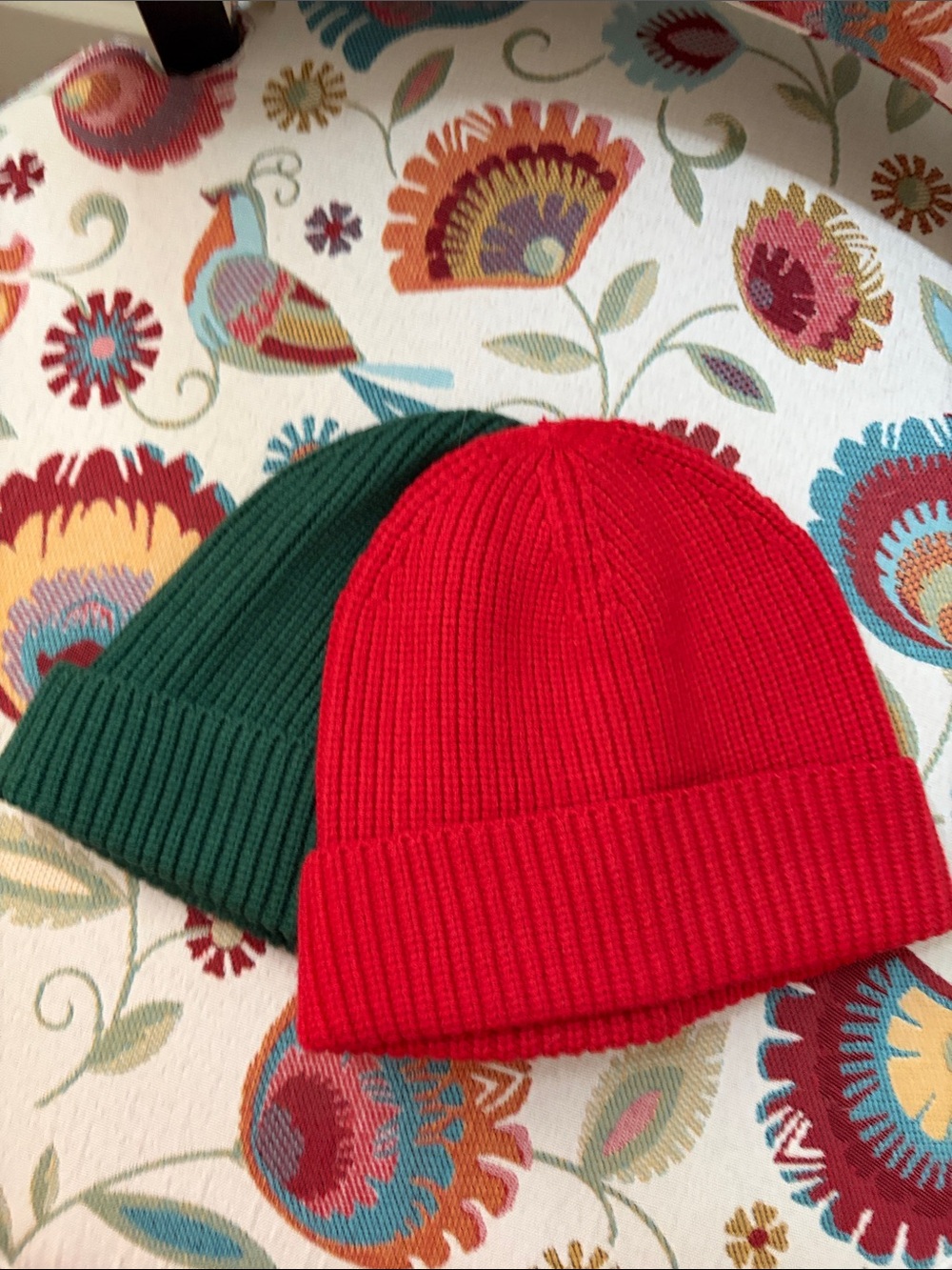 J. Crew Women’s Knit Beanies in Red & Green (2) New